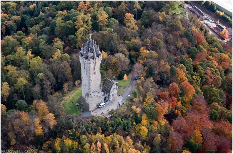 The Wallace Monument from the air.jpg